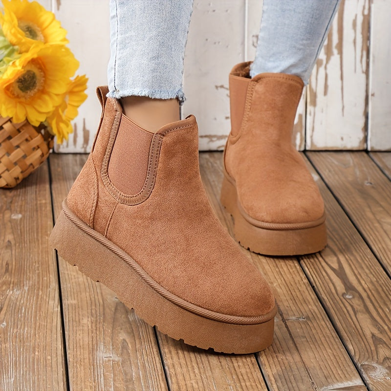 Noelle – Short and Chic