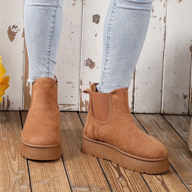 Noelle – Short and Chic